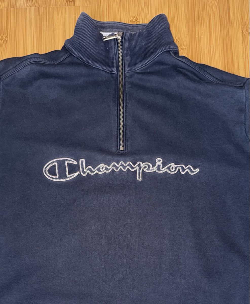 Champion Pullover & Sweatshirts: Champion Pullover Dunkelblau – Gebraucht aus Brienz BE von jeyjeyyyyy 1