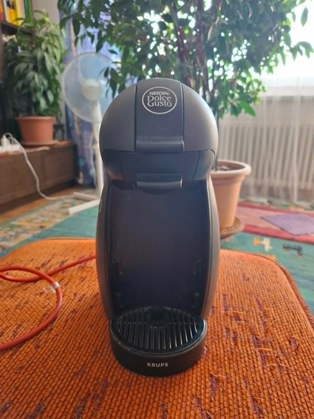 Nescafé Kaffeemaschinen & Espressomaschinen: Dolce Gusto Kaffemaschine – Gebraucht aus Windisch von Xxaa