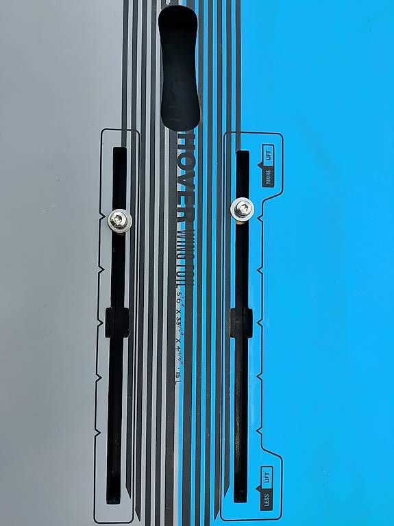 Planches de surf: Wingfoilboard Naish  – D'occasion à Einigen par Snagy 3