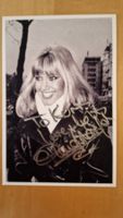 Olivia Newton-John - Originalautogramm auf Foto in s/w