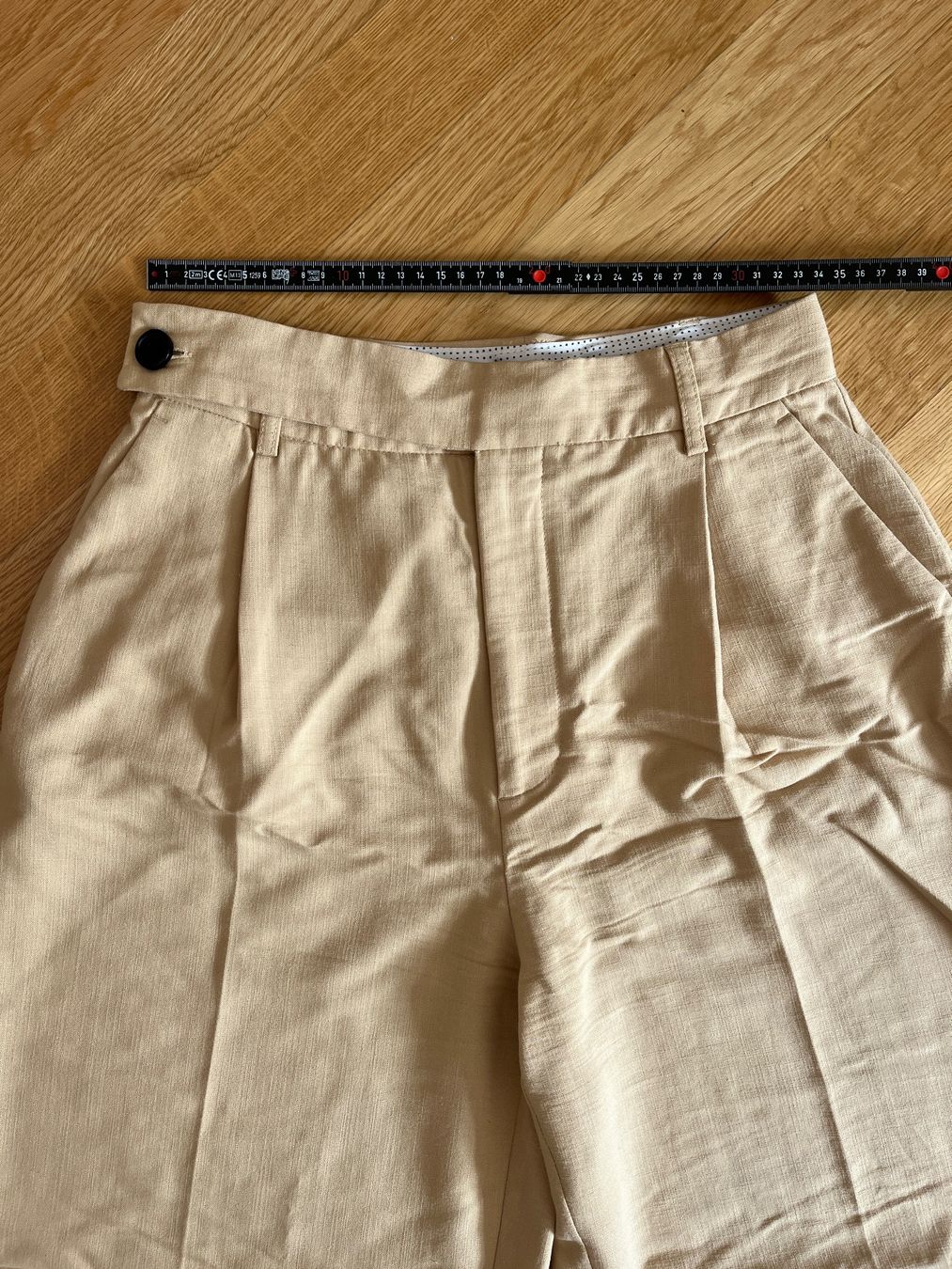 Zara Pantaloni: Zara Damenhose Beige Grösse S – Usato da Zürich venduto da bretxo 7