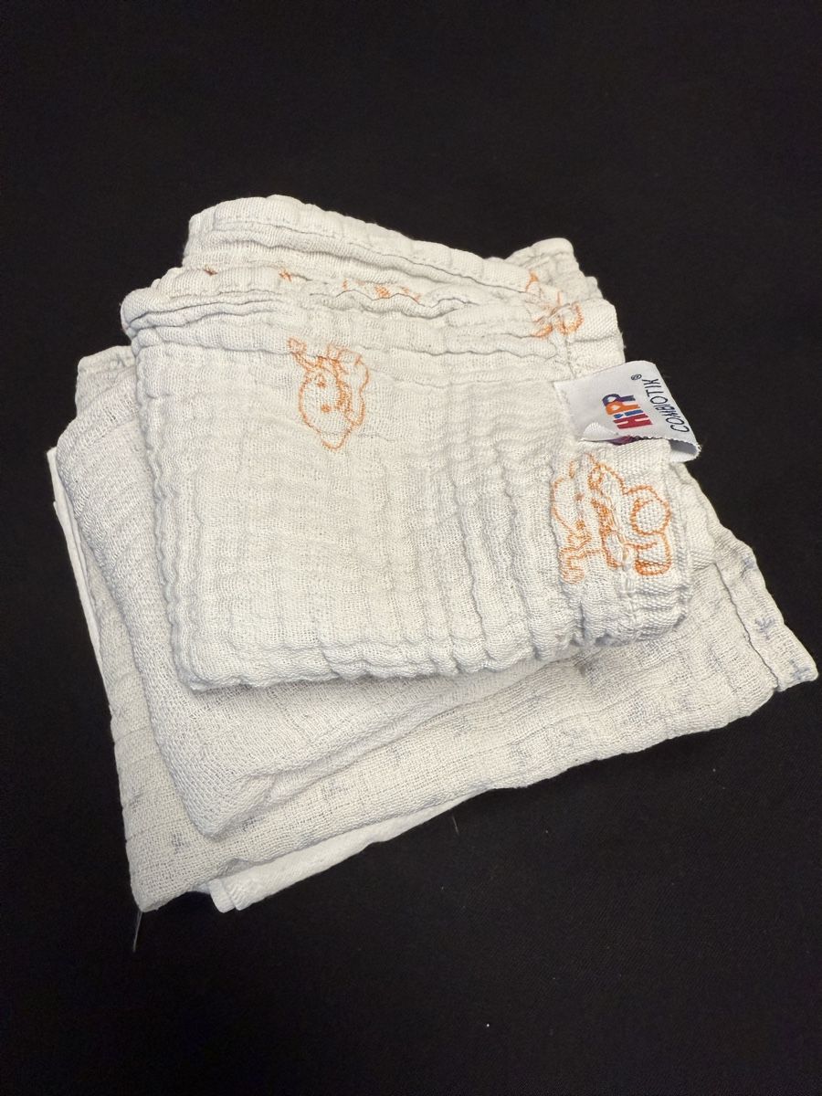 Lotti & Set di vestiti: Nuschis, Mullwindeln – Usato da Bettwiesen venduto da Maori6 1