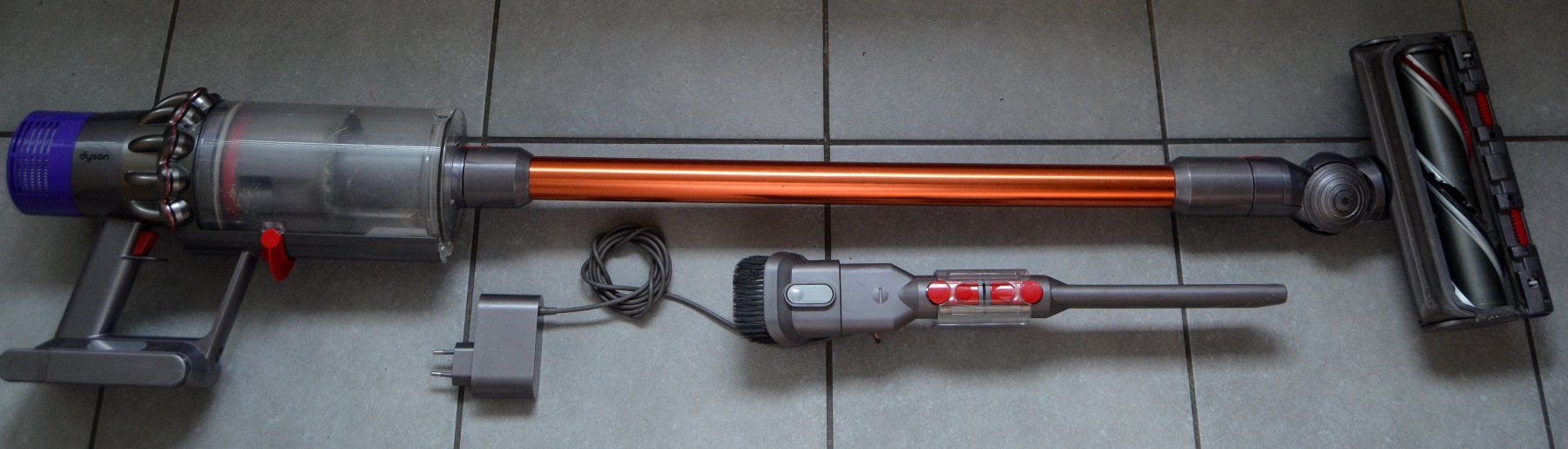 Dyson Aspirapolveri & Accessori: Dyson cyclone V10 absolute Staubsauger / aspirateur – Usato da Collonges venduto da arashee 2