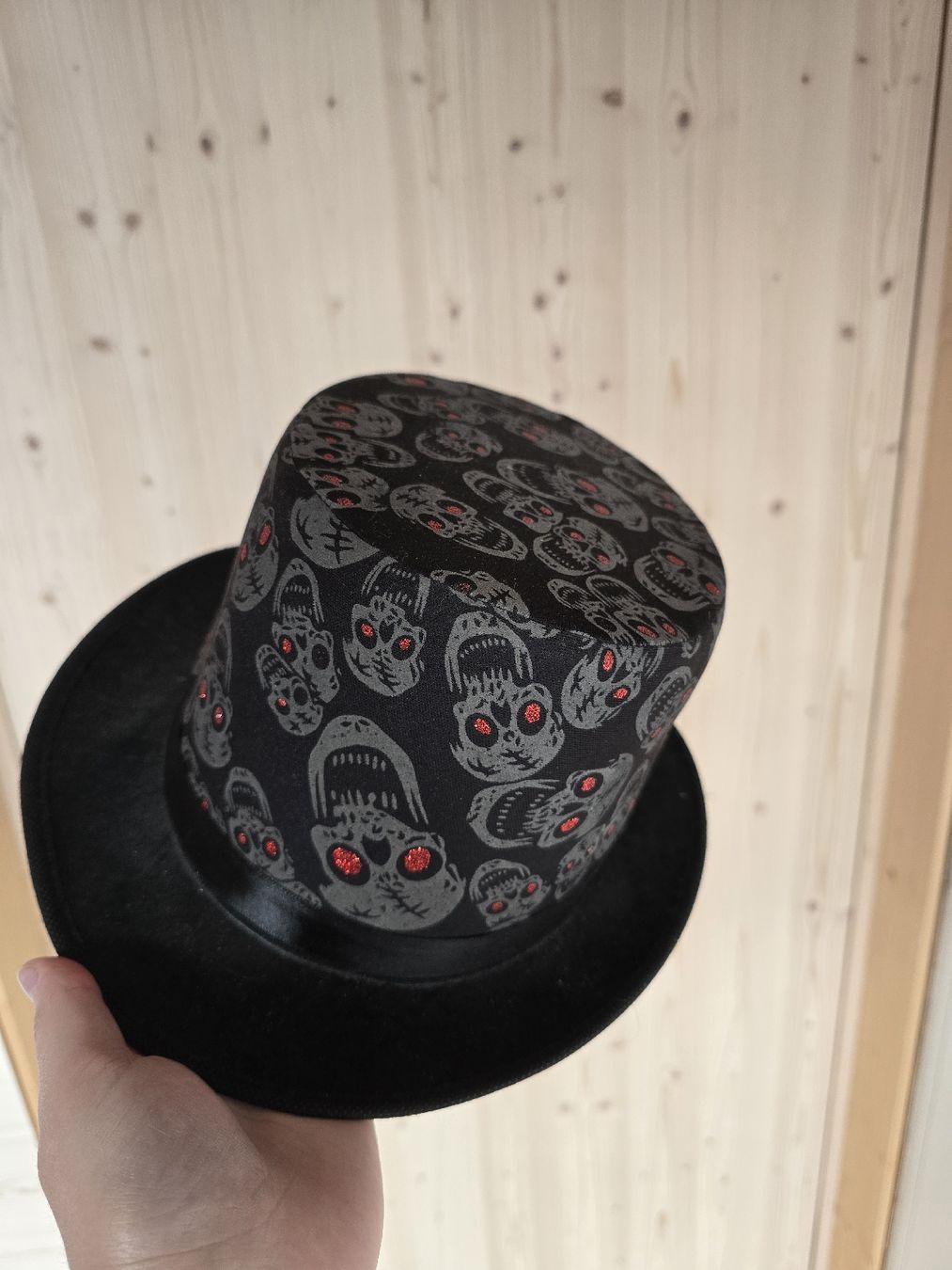 Hüte, Mützen & Caps: Chapeau tête de mort  – Gebraucht aus Vérossaz von fla_hy7g