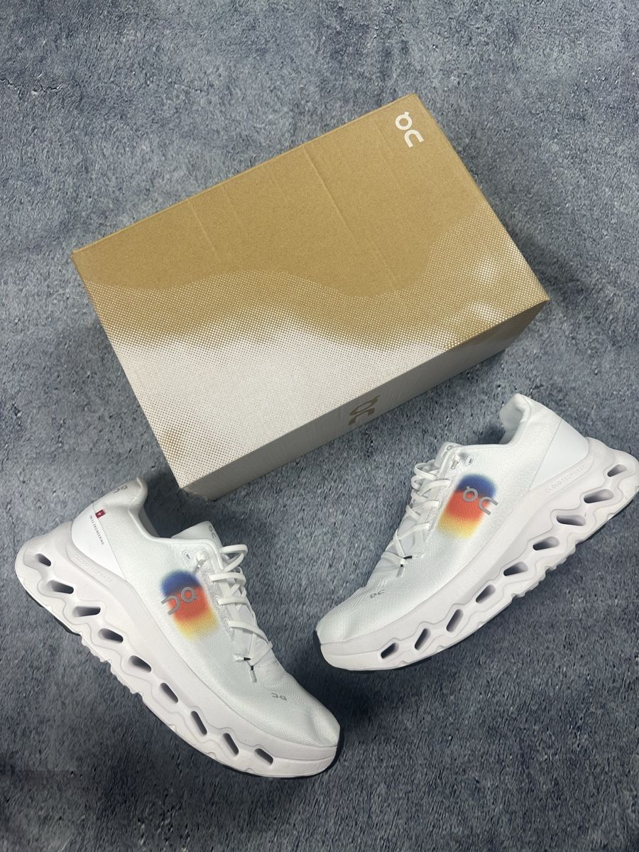 On Scarpe da uomo: On Cloud, Grösse 43, Weiss, neu – Nuovo (secondo la descrizione) da Luzern venduto da kim221080