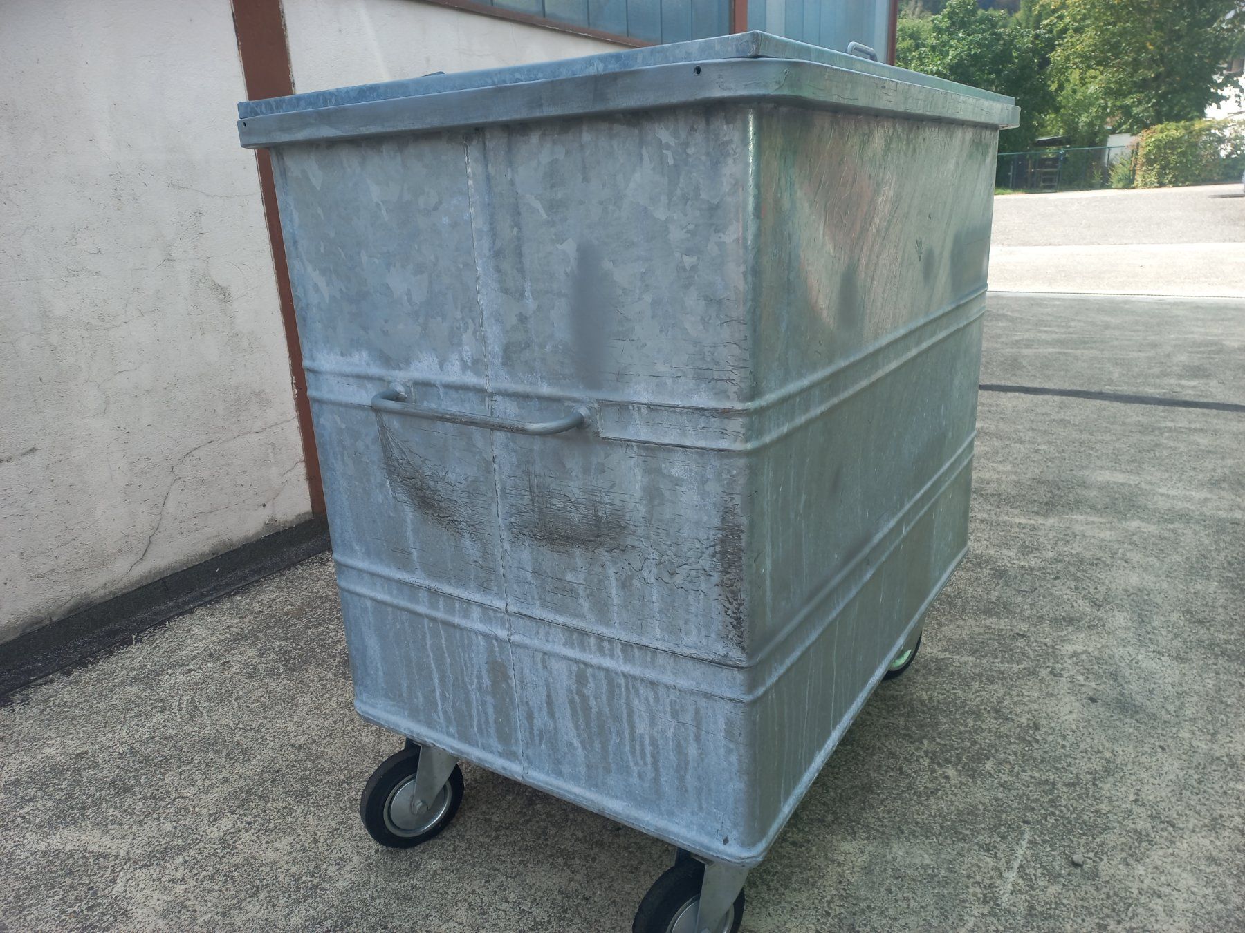Autres articles bureau & commerces: Abfallcontainer Kehrichtcontainer Müllcontainer Container 1 – D'occasion à DULLIKEN par Lerchclassicdulliken