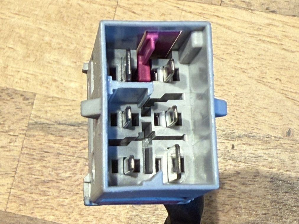 Chargements: 12 Volt Ladegerät VW T5 – D'occasion à Buochs par Lieni-jr 4