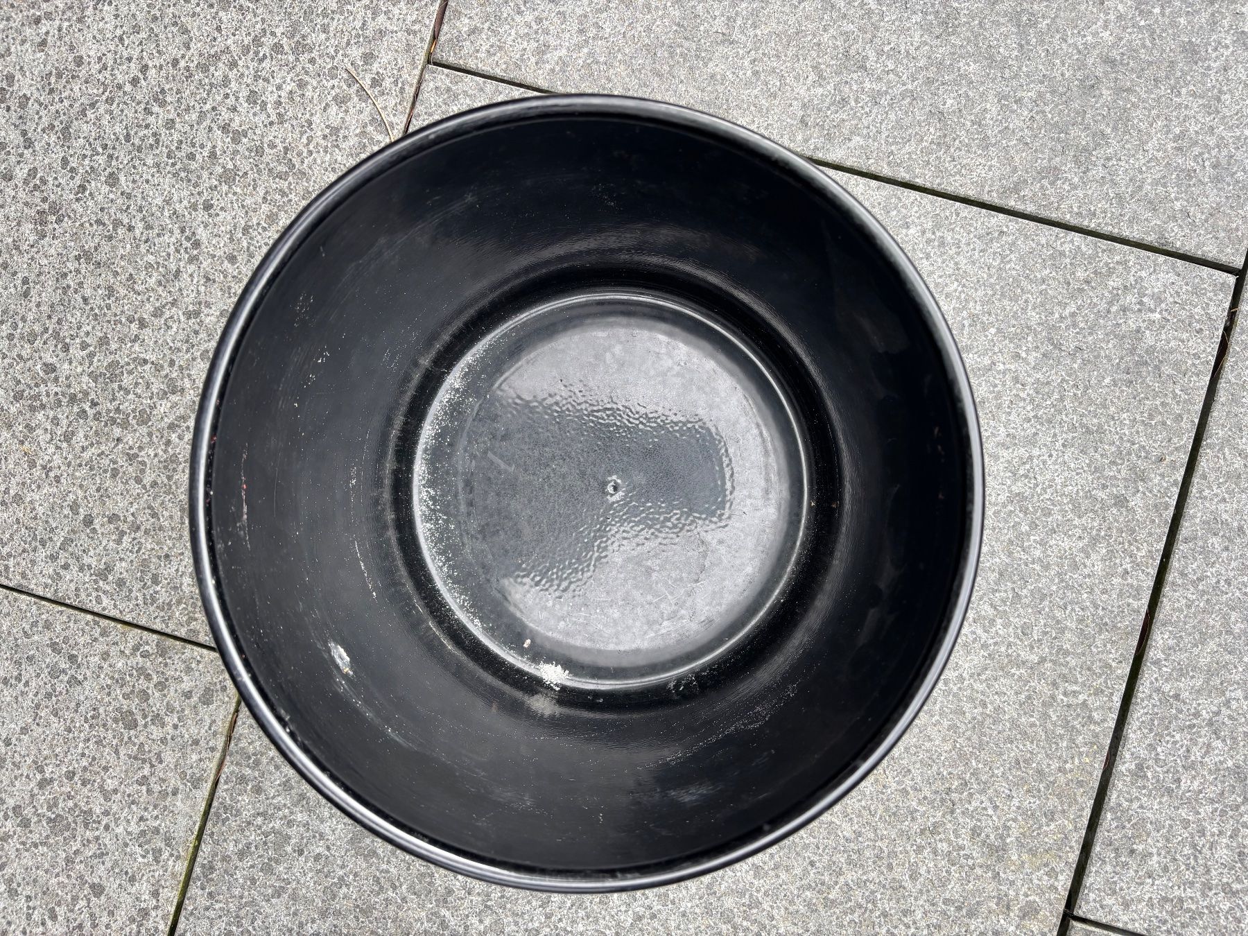 Pots de fleurs: Schwarzer Blumenübertopf – D'occasion à Stallikon par Rsiri 1