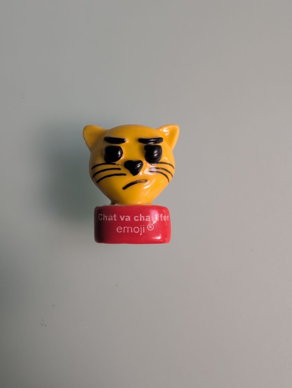 Statuette: Fève Chat Va Chauffer Emoji, objet de collection! – Usato da Lignières venduto da Sulyvan