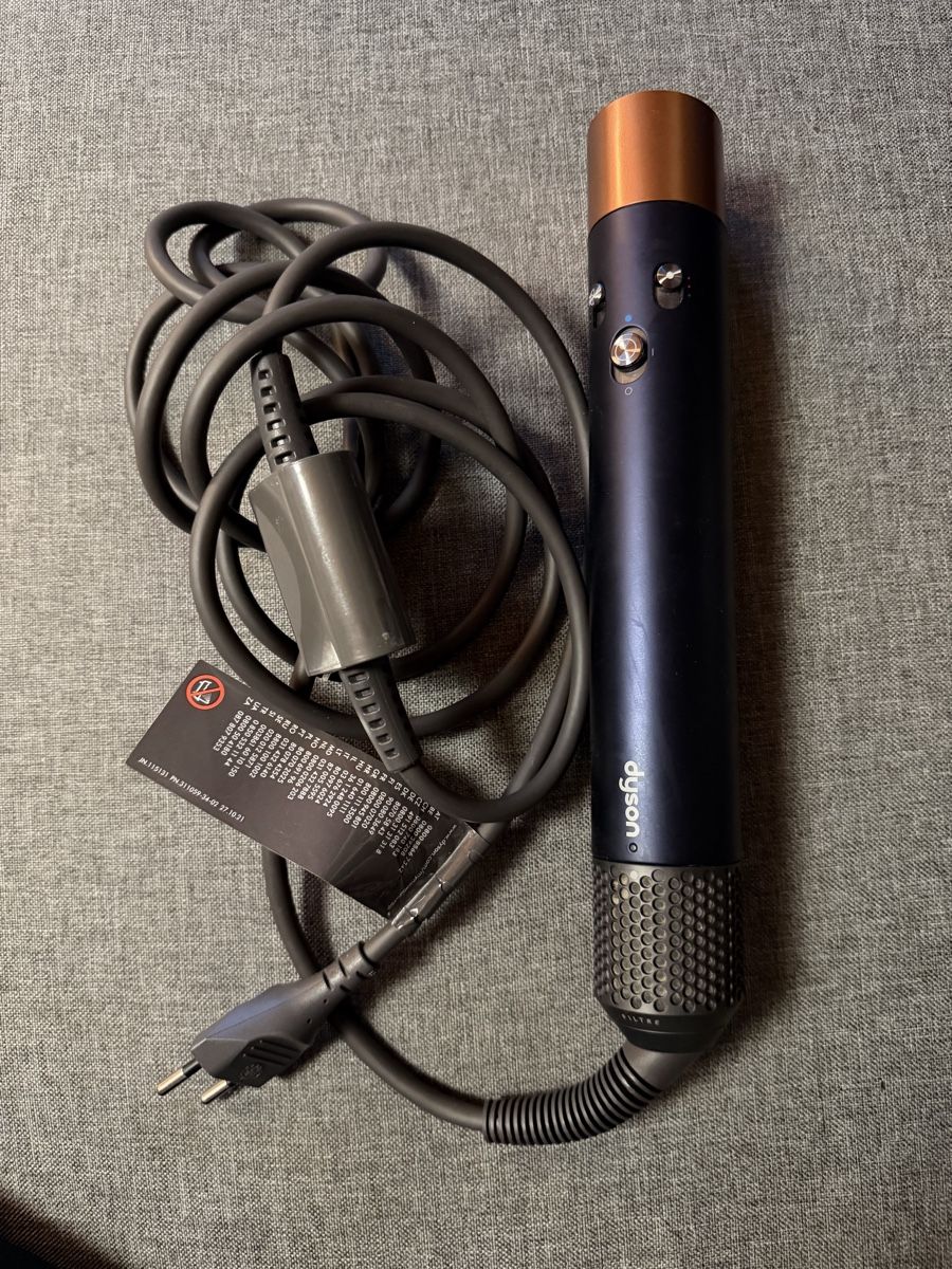 Dyson Sèche-cheveux: Dyson Airwrap Multi-Styler HS05 – D'occasion à Gettnau par svnnja