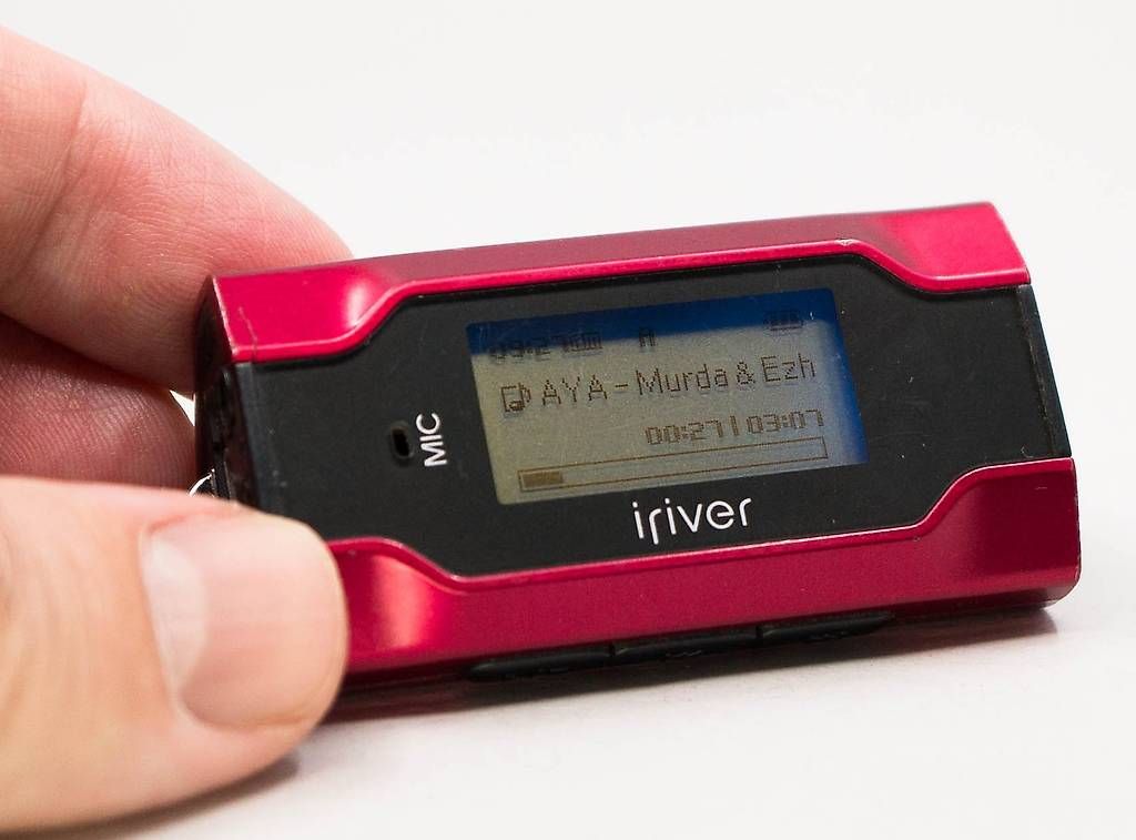 Iriver Tragbarer Mediaplayer: iRiver T30 Red ( 1 GB ) Digital Media Player – Gebraucht aus Thörishaus von vintagger 1