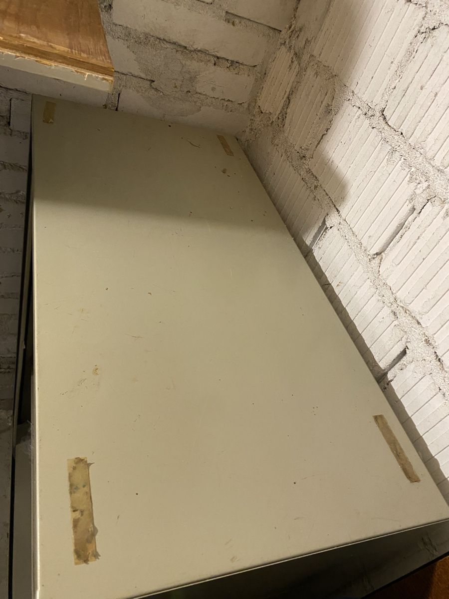 Armadi: Rolladenschrank – Usato da Zürich venduto da Ethno1 2