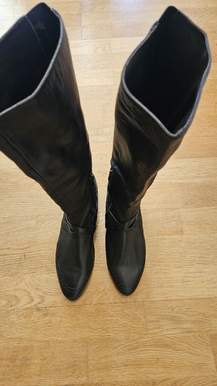 Damenschuhe: Geschmeidige Lederstiefel schwarz – Gebraucht aus Embrach von coegli 2