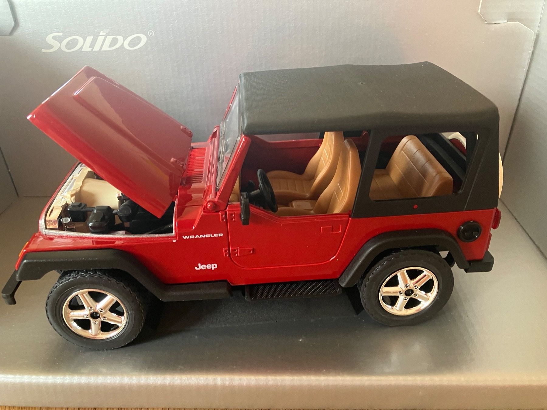 Jeep Modellini d'auto: Jeep Wrangler Réf.9011 – Usato da Bettwiesen venduto da Zustand57