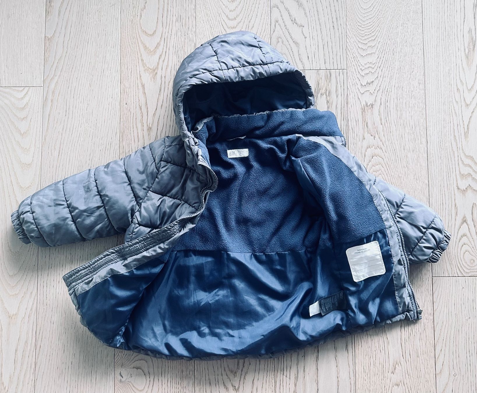 H&M Giacche & Cappotti: Winterjacke Junge, Grau mit Dinoprint – Usato da Abtwil SG venduto da sinsky_ 2