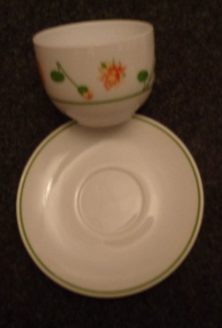 Set di piatti: LUMINARC BLUMEN-KAFFEE SERVICE  18 STK. – Usato da Lausanne venduto da kiliman73 3