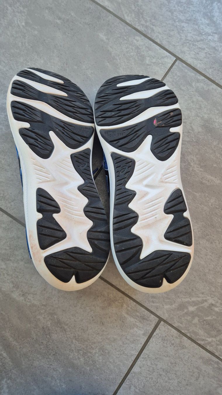 Asics Scarpe da uomo: Asics Turnschuhe – Usato da Lungern venduto da asdfer 1