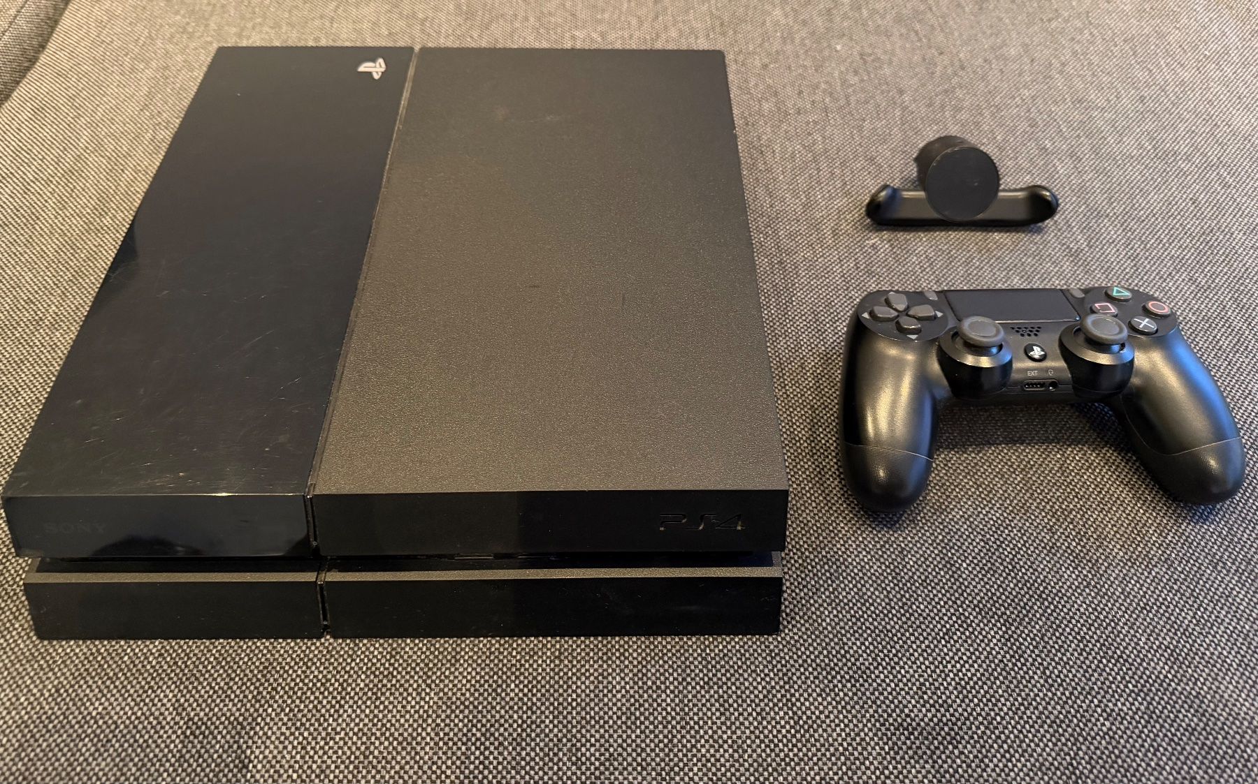 Sony Console: Sony Playstation 4, mit Controller und Backbutton Attachment – Usato da Othmarsingen venduto da tob_97cf 1