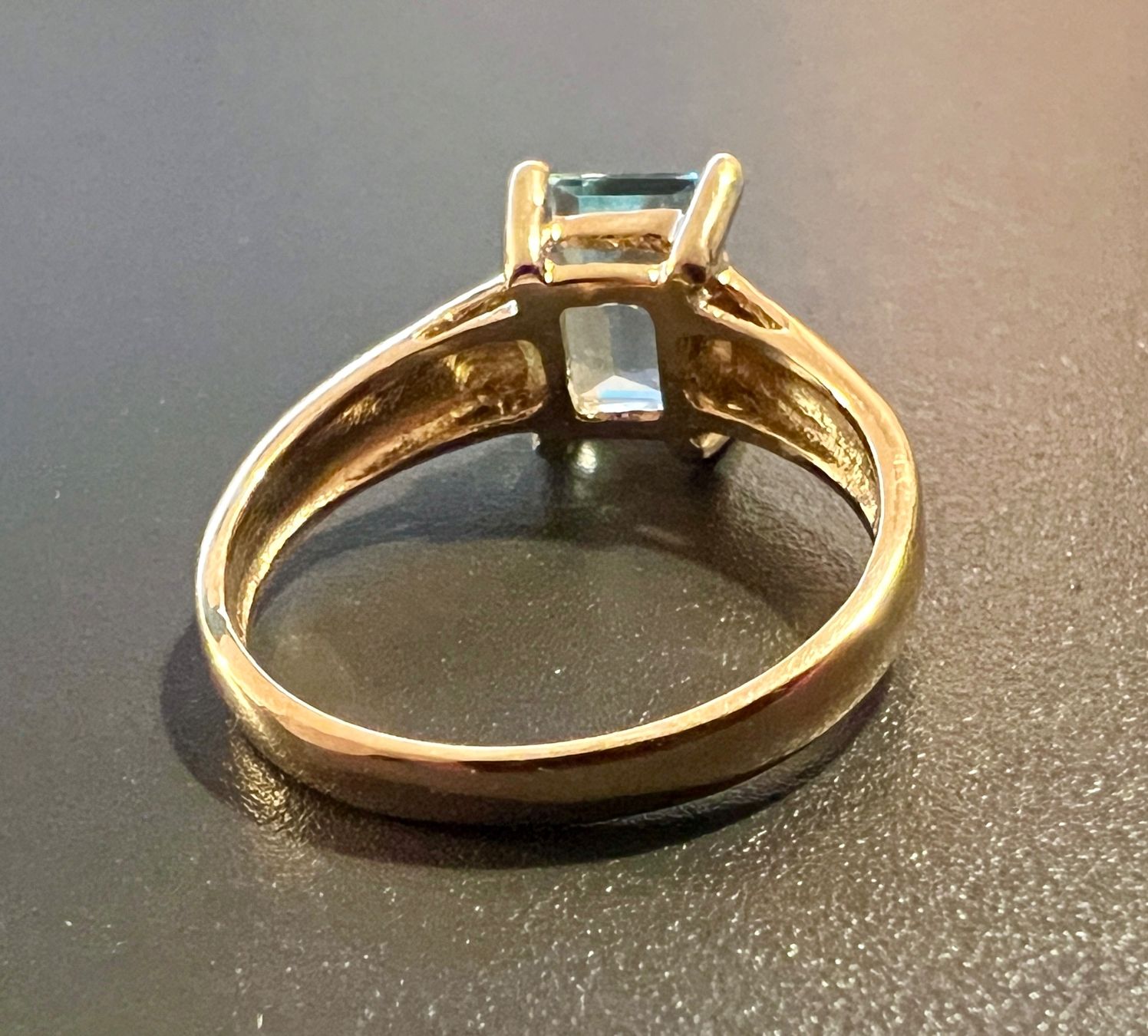 Ringe: Gold-Ring 18 K mit synth. Spinell oder beh. Blautopas – Gebraucht aus Chur von Penting1935 6