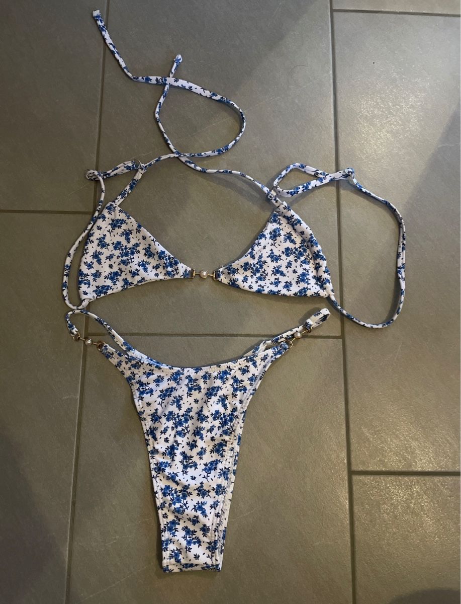 Badekleider & Bikinis: BIKINI MIT BLUMENMUSTER – Neu und originalverpackt aus Thalwil von oli_727g