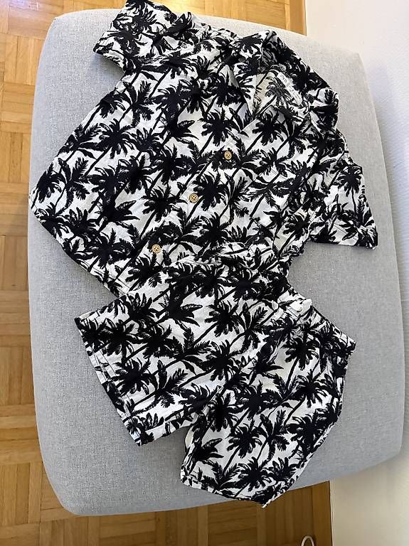 Lotti & Set di vestiti: Beach Set Zara Gr. 110 Palmen – Usato da Küsnacht ZH venduto da Leen