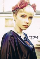 Tavi Gevinson 1996- Autogramm signiert Foto 20x30cm