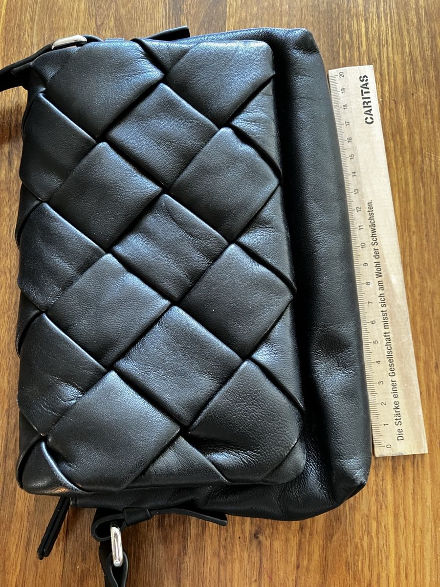 Other Stories Borse da donna: Echtleder Tasche Crossbody other stories Neuwertig – Nuovo (secondo la descrizione) da Herzogenbuchsee venduto da stellafarella 3