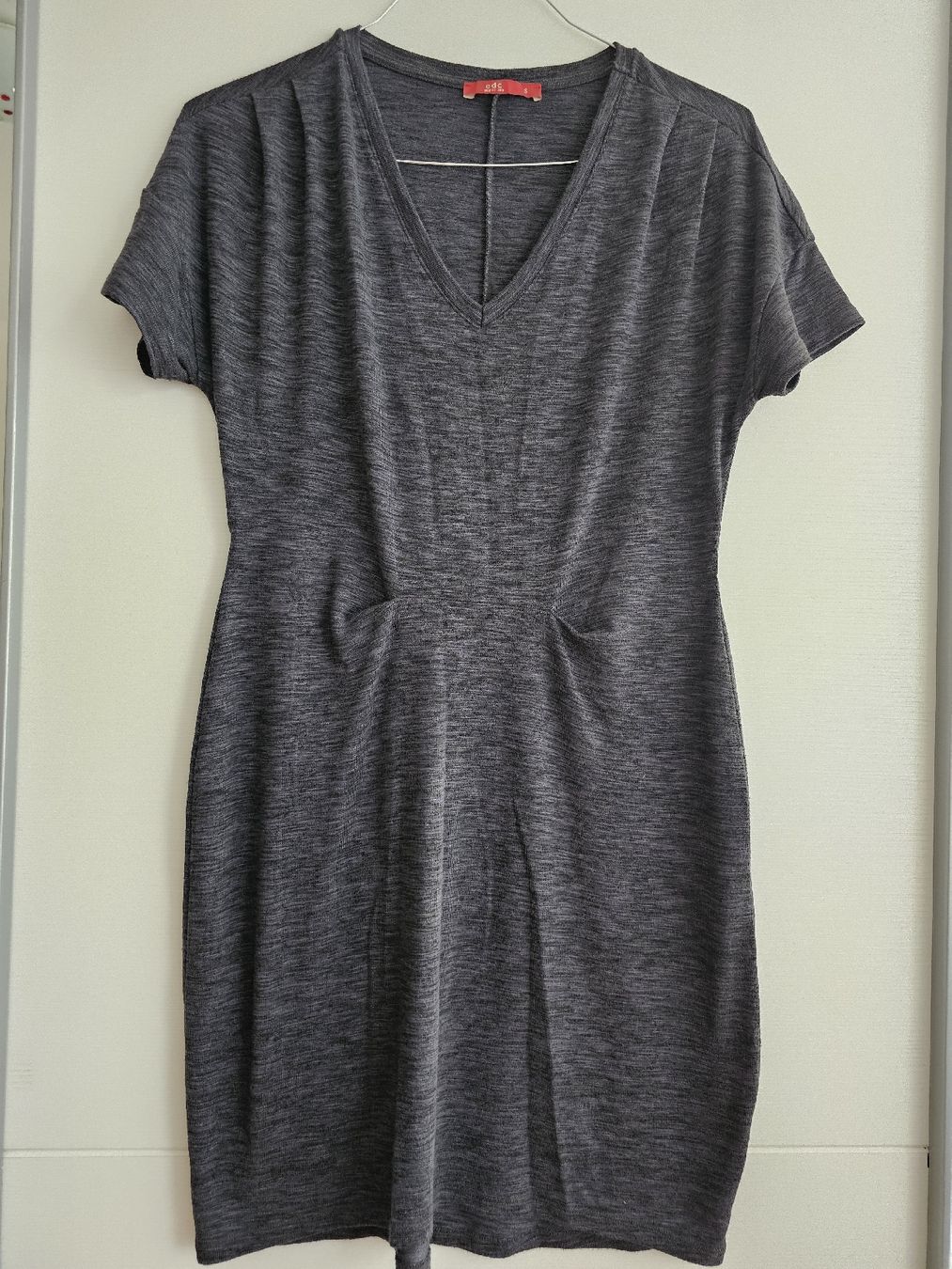 Esprit Robes: Feinstrickkleid Gr. S grau meliert – D'occasion à Steinmaur par Kiki_m240