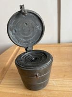 Zinnbecher mit Deckel und Gewichten antik