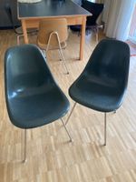 2 Eames- Chairs aus Fiberglass