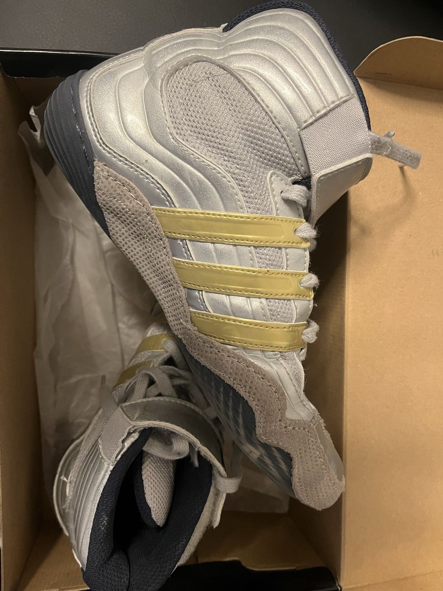 Adidas Scarpe da uomo: Chaussures de lutte Adidas, T 36 – Usato da Sonceboz-Sombeval venduto da mak_z2tk 2