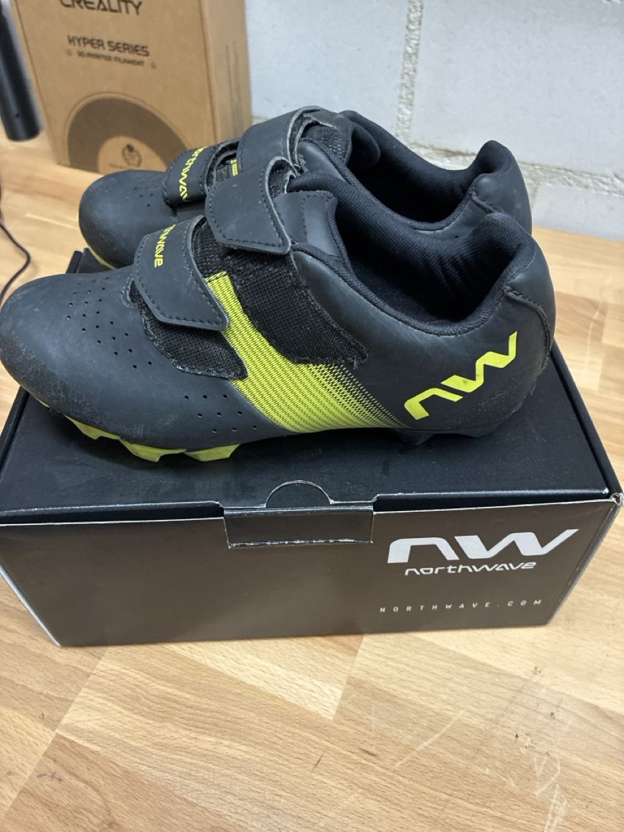 Northwave Chaussures garçon: Kinder MTB Schuhe Northwave – D'occasion à Lüscherz par Chrigubader 1