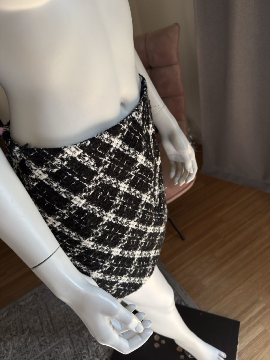 Zara Gonne: Zara Tweed-Minirock - |Größe M|| – Usato da Kilchberg ZH venduto da nad_6dwp 4