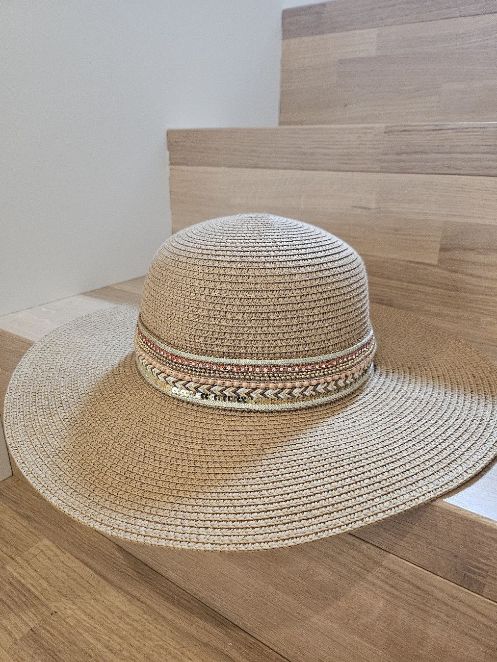 Copricapi, berretti & cappellini: Sonnenhut Papier neuwertig – Usato da Allschwil venduto da na.wi.90 1