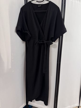 Gina Tricot Wickeloptik Kleid, schwarz, Grösse S