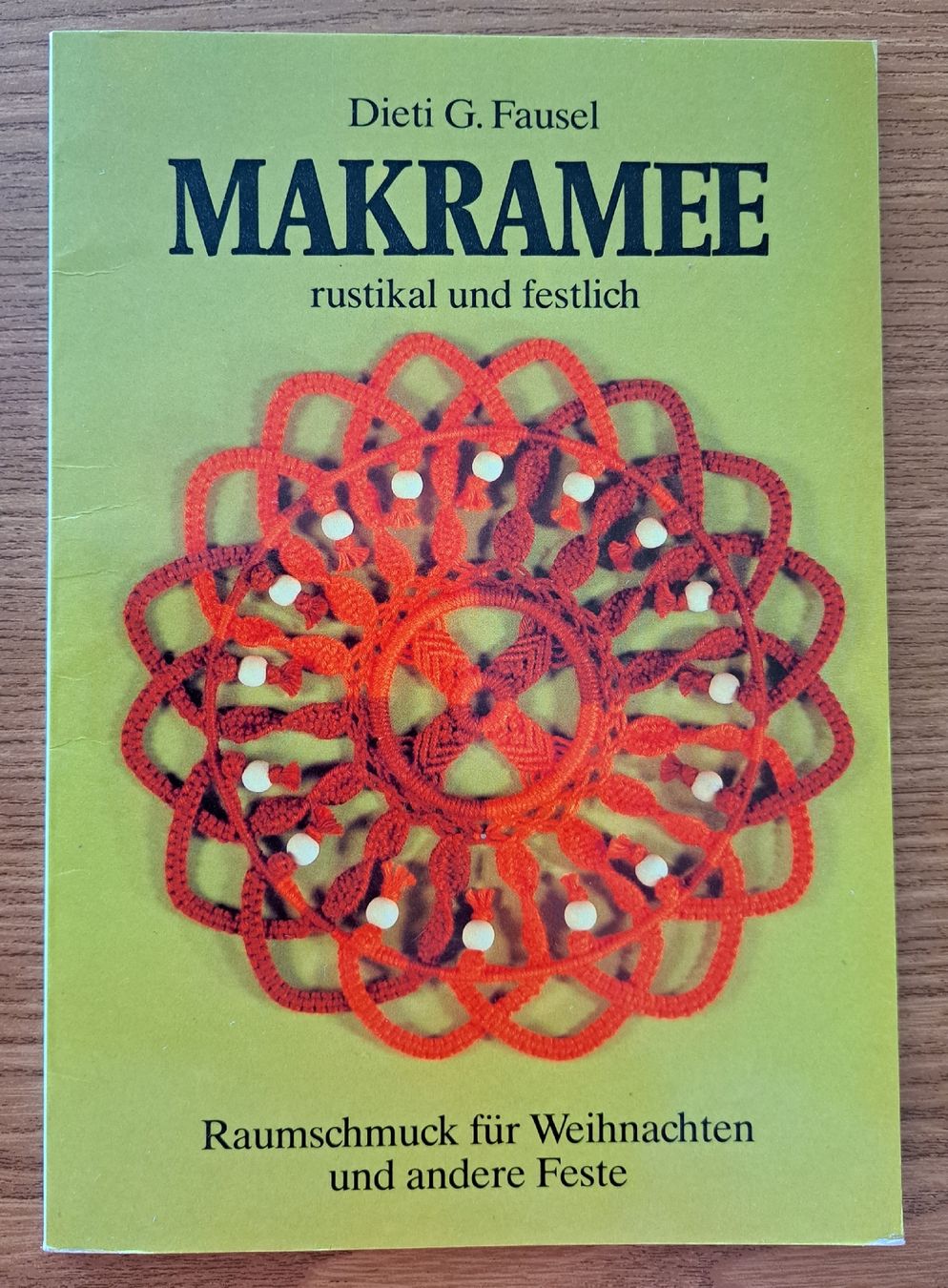 Libri: Livre Makramée 1981 – Usato da Hauterive NE venduto da ali_vintage