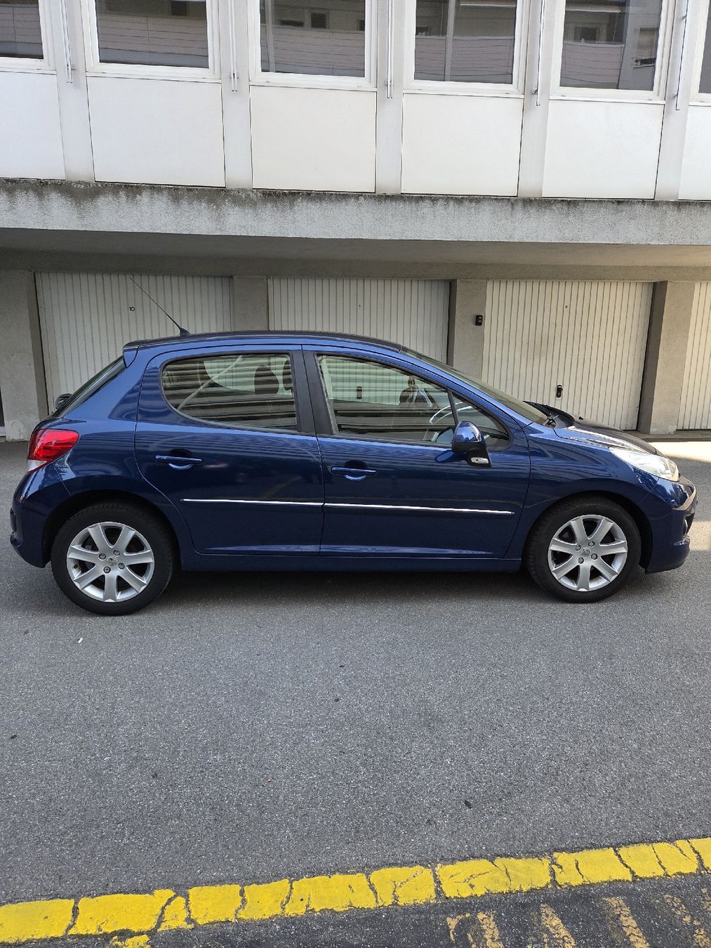 Peugeot Autos: Peugeot 207 expertisé  – D'occasion à Lausanne par bes_x2jw