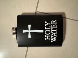 Schwarz Flachmann "Holy Water" - Für heilige Momente!
