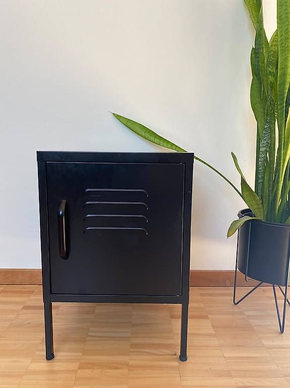 Comodini: Black metal bedside cabinet locker style – Nuovo e nell'imballaggio originale da Nyon venduto da ako_k6ln 3