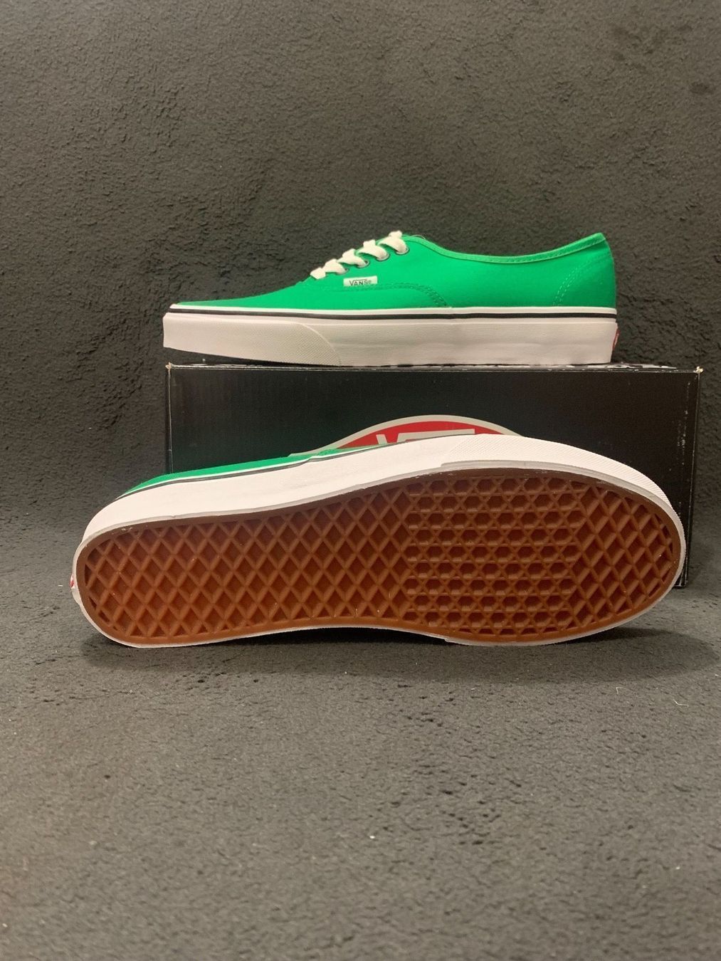 Vans Scarpe da uomo: Vans Authentic Dark Green, Grösse 37 – Nuovo e nell'imballaggio originale da Zürich venduto da LIQUIDATOR.CP 1