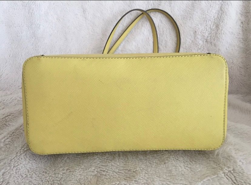 Guess Taschen für Damen: GUESS Shopper Handtasche pastell gelb – Gebraucht aus Emmenbrücke von little.treasures 6