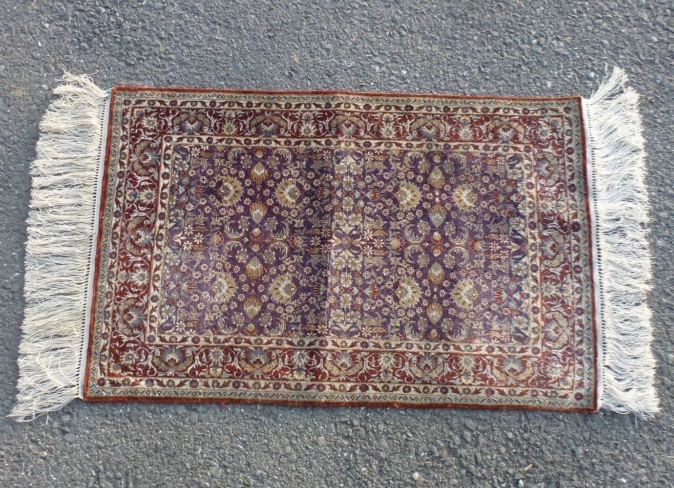 Teppiche: Wunderschöner feiner Seiden-Teppich – Gebraucht aus Walkringen von Casablanca777