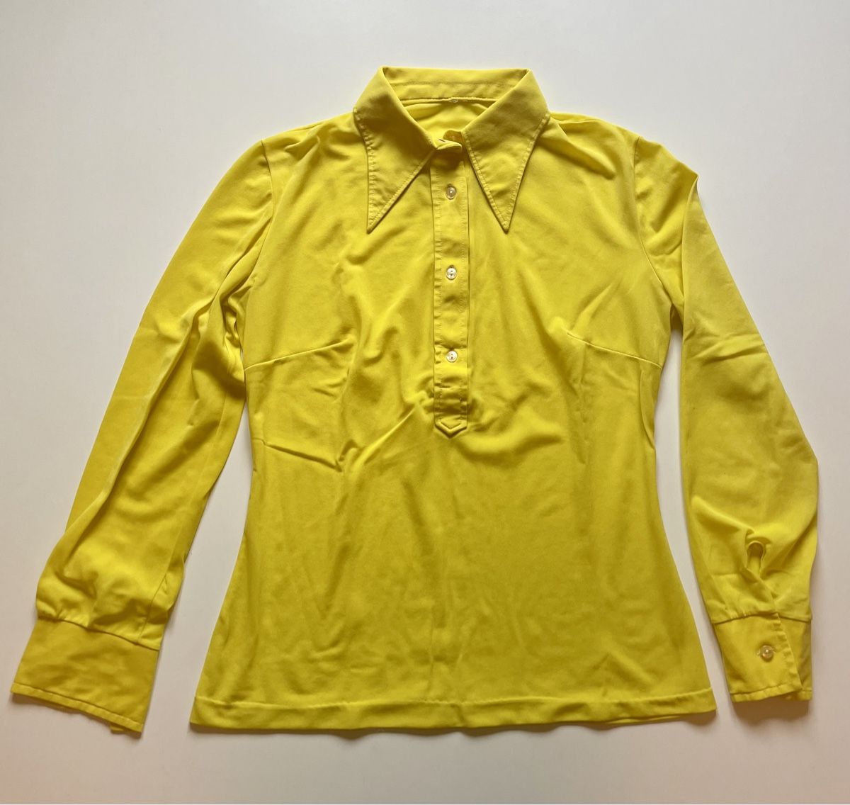 Camicette: Vintage Bluse in wunderschönem Sonnengelb – Usato da Zürich venduto da Christine.R
