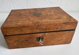 Schatulle Holzschachtel aus Vogelaugenahorn abschliessbar
