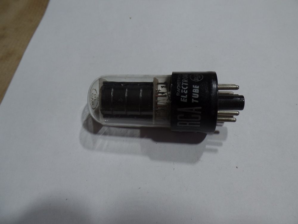 BTB Vertrieb EZ 80 Elektronenröhre - Dualgleichrichter 6V4, 250V, 90mA, Noval Sockel, 1 Stück