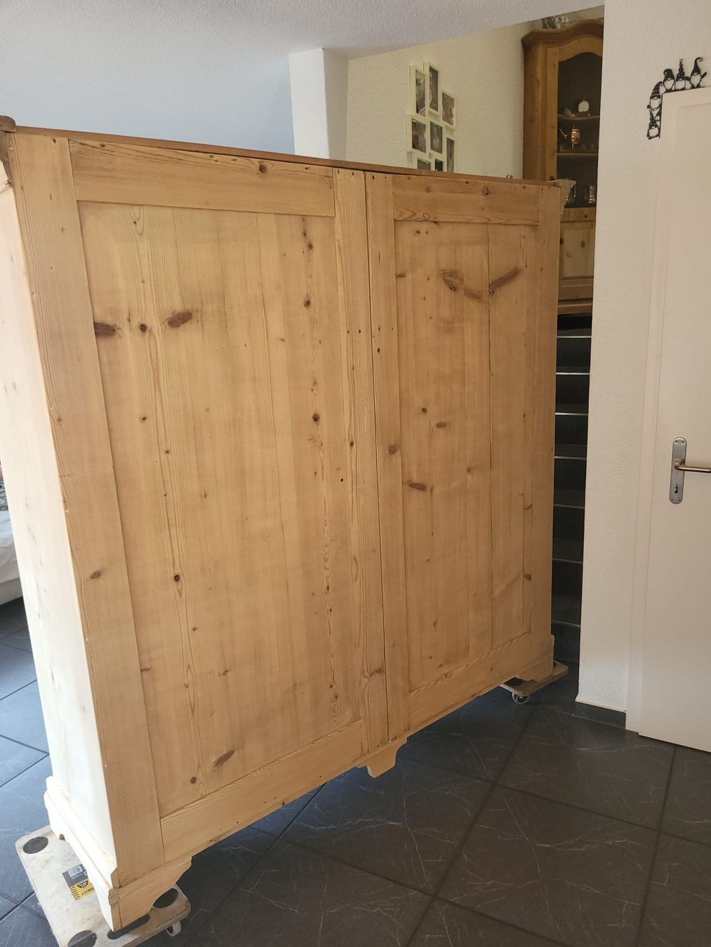 Armoires: Wunderschöner antiker Schrank restauriert – D'occasion à Hofstetten SO par famburgert 3