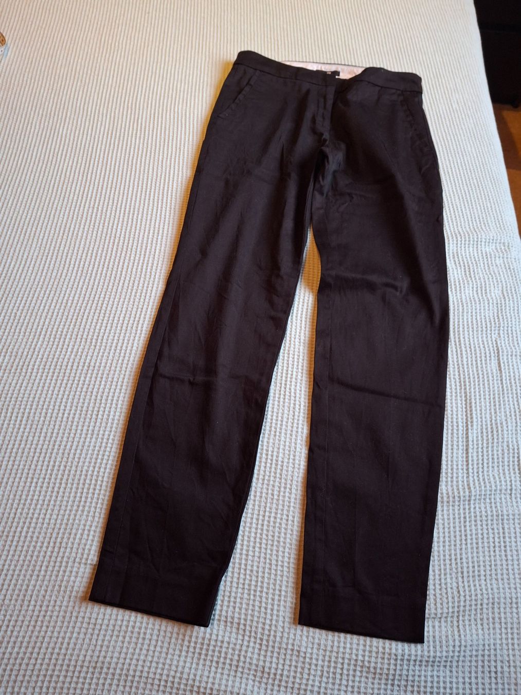 H&M Pantaloni: Pantalon noir taille 34 marque H&M 98% coton – Usato da Villiers venduto da san_jn5w