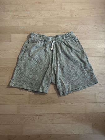 Revolution Shorts 🟢 gemustert – lässiger Sommerlook