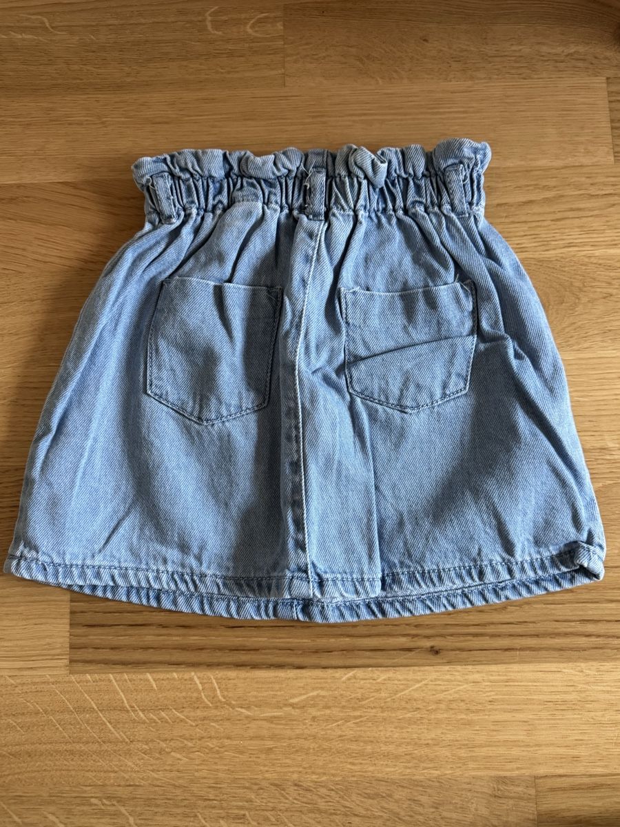 Zara Vestiti & Gonne: Zara Rock, Grösse 110 – Nuovo (secondo la descrizione) da Kleinandelfingen venduto da les_gb7w 1