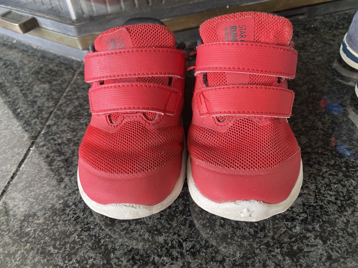 Nike Scarpe per ragazzi: Nike &Geox size 23,5 – Usato da Blonay venduto da art_7f87 2